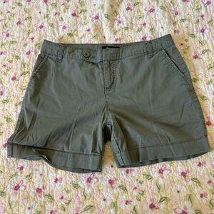 Style & Co.Petite Olive Green Women's Shorts Casual, Confortable.